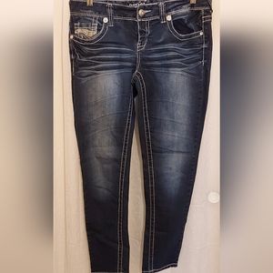 Amethyst Series 31  Blue Jeans sz 9 pre-owned